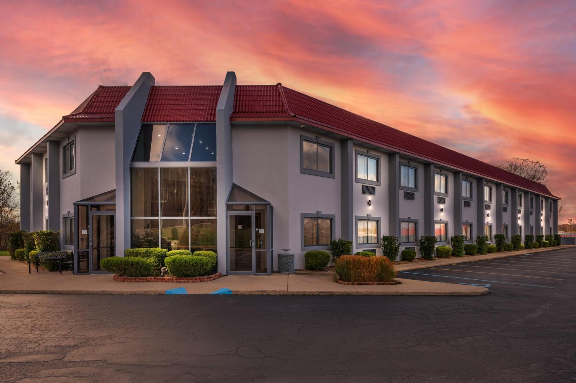 Red Roof Inn Greencastle South - Cloverdale Exterior photo