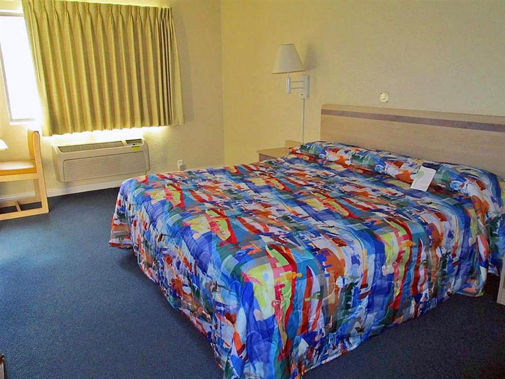 Red Roof Inn Greencastle South - Cloverdale Room photo